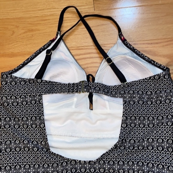 Kona Sol one piece bathing suit, size L, good used condition - Picture 5 of 6